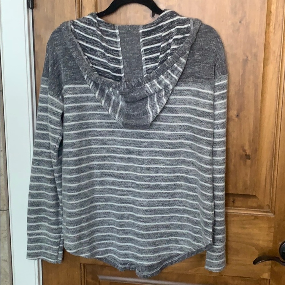 Hem & Thread button up hoodie - Picture 2 of 5